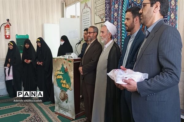 اقامه نماز ظهر و عصر توسط نماینده ولی فقیه و امام جمعه مشهد مقدس در آغاز سال تحصیلی در دبیرستان شاهد فاطمیه