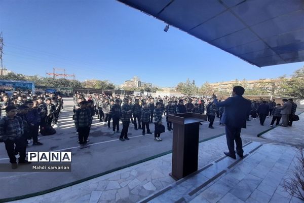 آغاز سال تحصیلی جدید باحضور پرشور دانش‌آموزان در دبیرستان پسرانه عبدالحسین قفلی