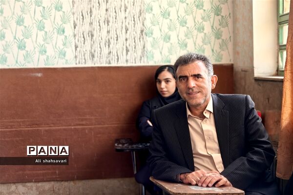 نواختن زنگ مهر، ایثار و مقاومت و آغاز سال تحصیلی جدید در کرمانشاه