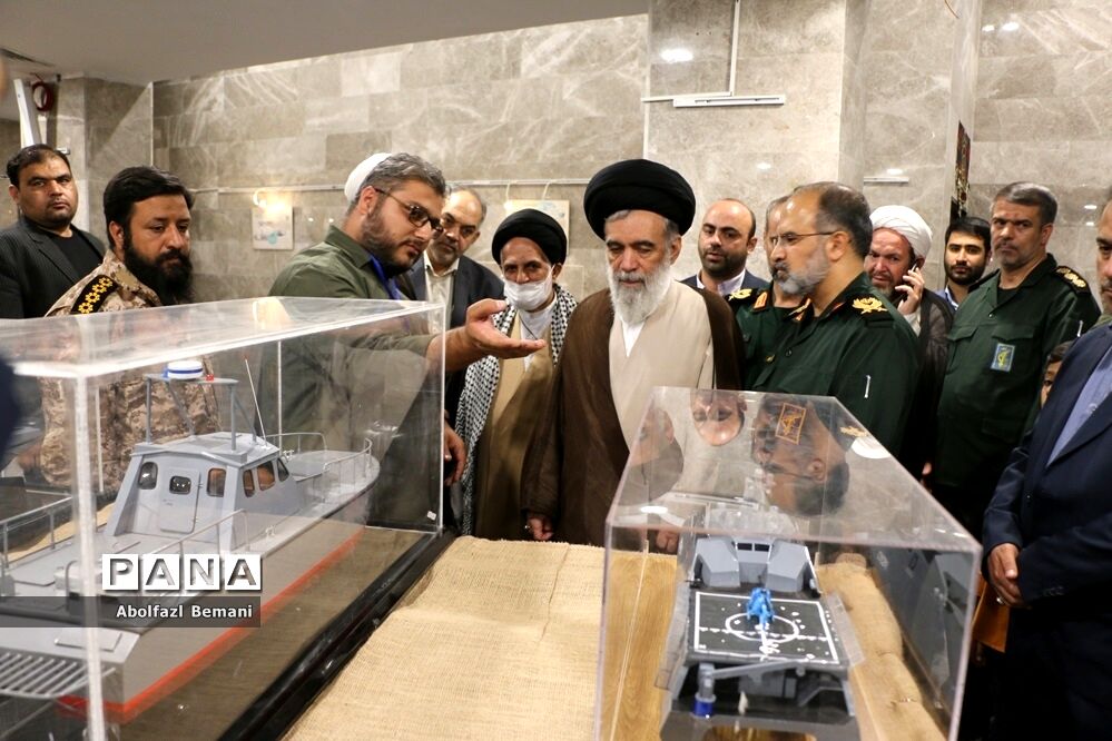 مراسم افتتاحیه نمایشگاه یاد یاران استان قم