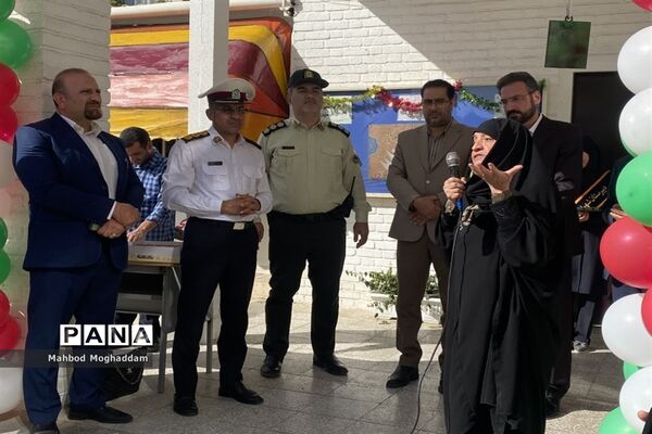 جشن آغاز سال تحصیلی جدید در دبیرستان شهیده معصومه قزوینی منطقه ۱۳