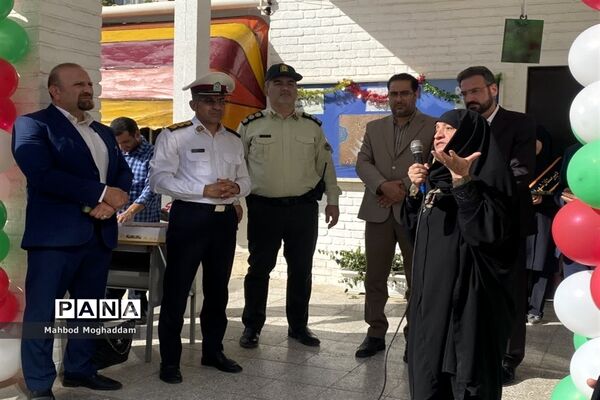 جشن آغاز سال تحصیلی جدید در دبیرستان شهیده معصومه قزوینی منطقه ۱۳
