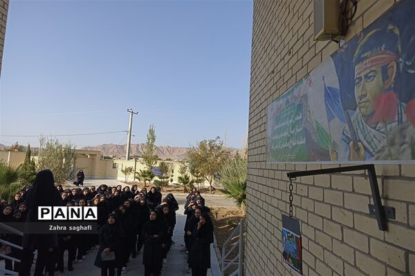 آغاز سال تحصیلی و گرامیداشت هفته دفاع مقدس در دبیرستان نمونه دولتی برکت