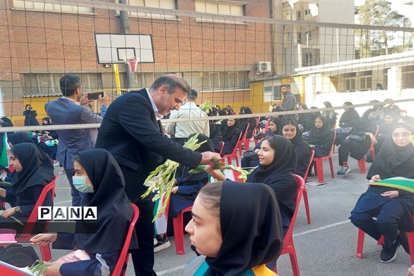 طنین زنگ مهر مهدوی در هنرستان فیروزکوهی