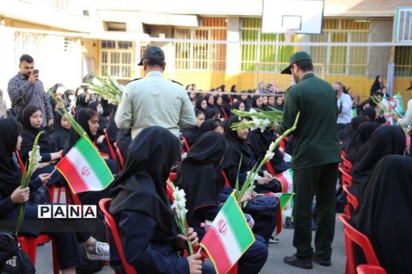 طنین زنگ مهر مهدوی در هنرستان فیروزکوهی