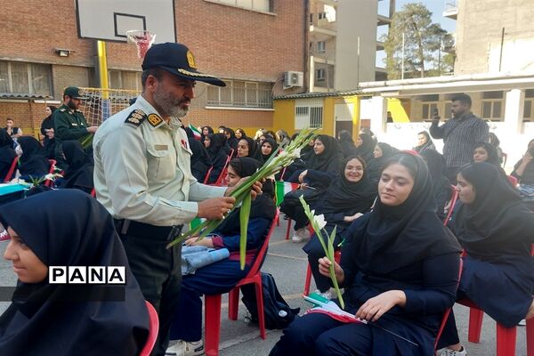 طنین زنگ مهر مهدوی در هنرستان فیروزکوهی