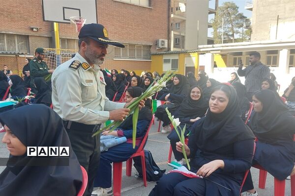 طنین زنگ مهر مهدوی در هنرستان فیروزکوهی