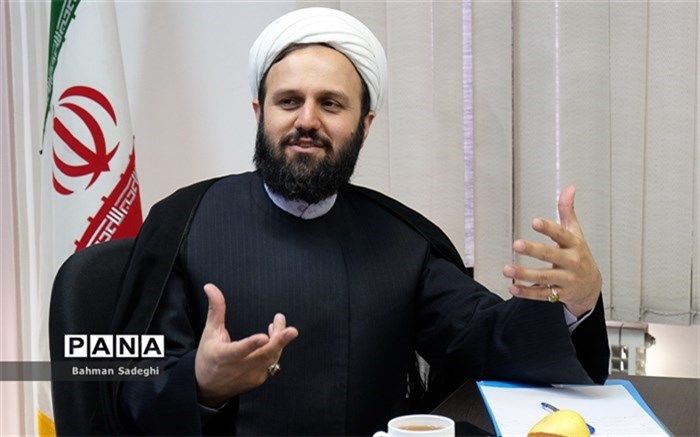 آشنایی دانش‌آموزان  با ارزش‌های دوران دفاع مقدس از وظایف مشترک آموزش و پرورش و حوزه علمیه است