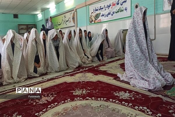 نواختن زنگ نماز، ایثار و مقاومت همزمان با آغاز سال تحصیلی جدید در دبیرستان برادران طباطبایی
