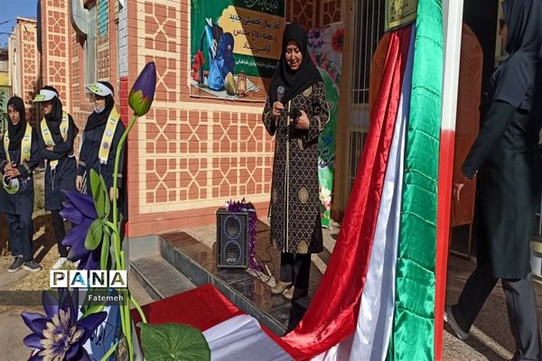 نواختن زنگ نماز، ایثار و مقاومت همزمان با آغاز سال تحصیلی جدید در دبیرستان برادران طباطبایی