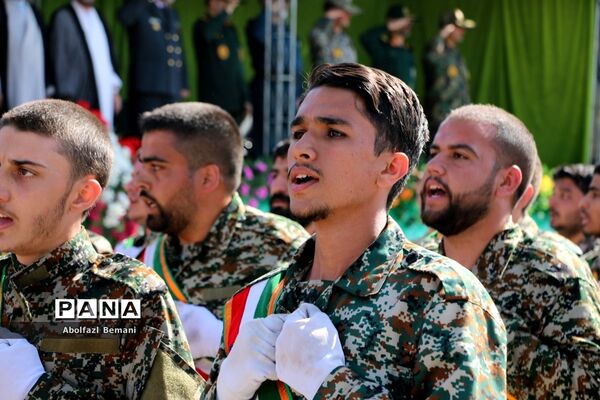 رژه یگان‌های نمونه نیروهای مسلح استان قم