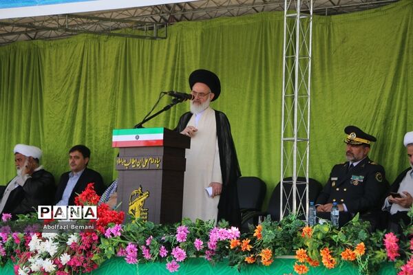 رژه یگان‌های نمونه نیروهای مسلح استان قم