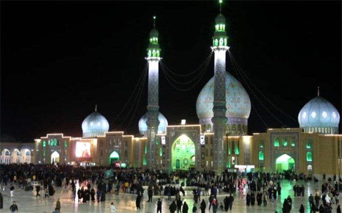 حضور باشکوه مردم درمسجد جمکران  به مناسبت سالروزآغاز امامت امام دوازدهم(عج)/فیلم