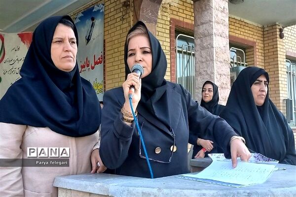 جشن آغاز امامت امام زمان(عج) و گرامیداشت هفته دفاع مقدس در هنرستان فدک