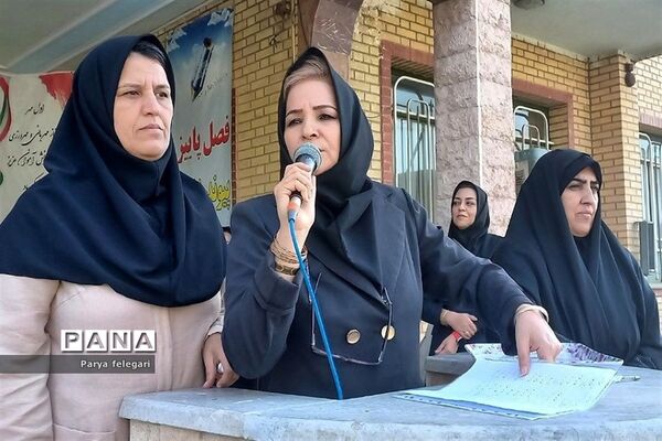 جشن آغاز امامت امام زمان(عج) و گرامیداشت هفته دفاع مقدس در هنرستان فدک
