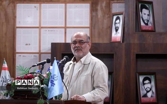 علی بخشی زاده : رمز ماندگاری انقلاب اسلامی پیوند با شهداست
