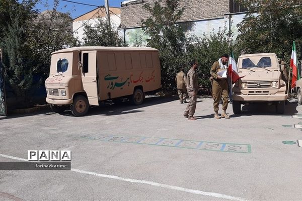 نمایش کاروان مقاومت در دبیرستان هفده شهریور فیروزکوه
