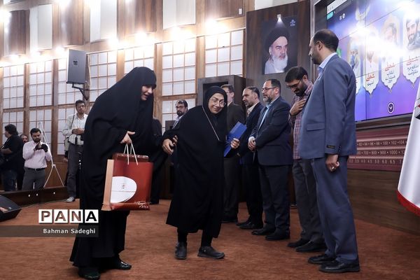 مراسم رونمایی از صدو چهل شهید، صدو چهل روایت