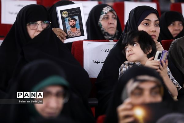 مراسم رونمایی از صدو چهل شهید، صدو چهل روایت