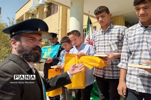 حضورخادمان مسجد مقدس جمکران درآموزشگاه شاهد شهید کاظمی اسلامشهر