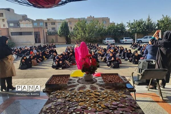 مراسم جشن آغاز امامت و تجدید بیعت با امام دوازدهم (عج)در آموزشگاه فرزانگان اسلامشهر