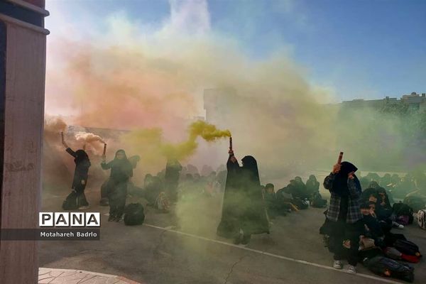 مراسم جشن آغاز امامت و تجدید بیعت با امام دوازدهم (عج)در آموزشگاه فرزانگان اسلامشهر