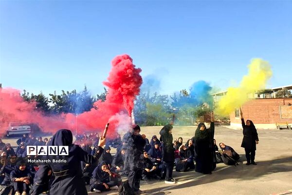 مراسم جشن آغاز امامت و تجدید بیعت با امام دوازدهم (عج)در آموزشگاه فرزانگان اسلامشهر