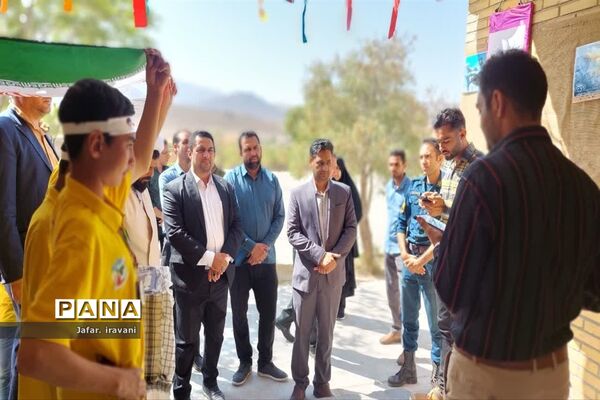 نوای زنگ ایثار و مقاومت در مدارس مروست طنین انداز شد