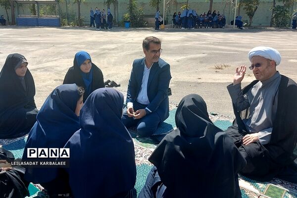 نواخته شدن زنگ نماز در دبیرستان آزادی کهریزک