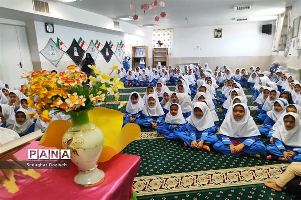 بیعت دانش‌آموزان مدرسه عصمت وکیلی اردکان با امام زمان (عج)