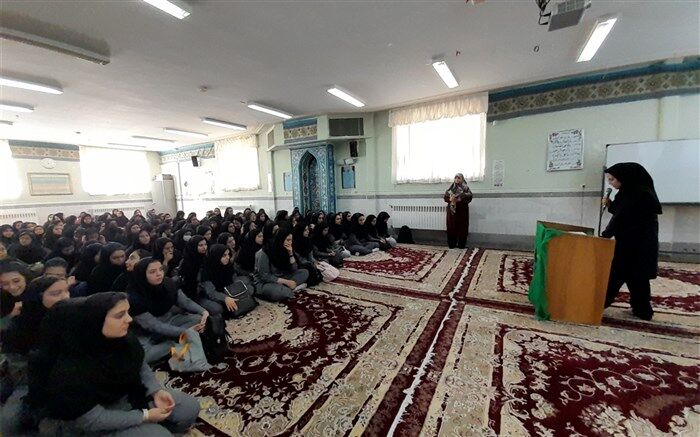 جشن آغاز امامت امام زمان (عج) در دبیرستان حضرت خدیجه (س) قم