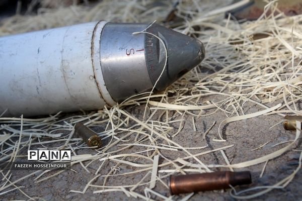 گرامیداشت هفته دفاع مقدس در دبیرستان حکمت