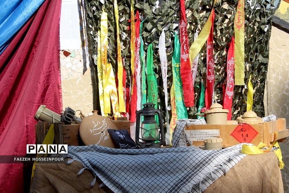 گرامیداشت هفته دفاع مقدس در دبیرستان حکمت