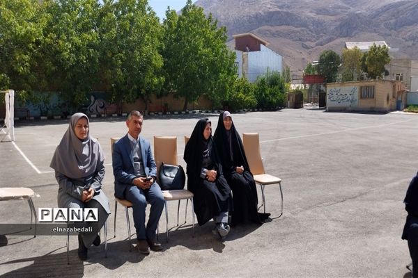 نواختن زنگ انتظار در هنرستان شیخ محمد بلیغ به‌مناسبت آغاز ولایت ولی عصر (ع)