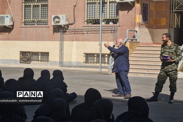 استقبال از کاروان مقاومت در مدارس منطقه ۱۳