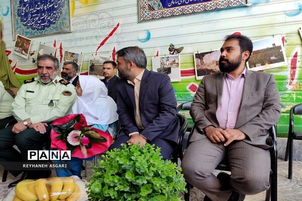 فرزندان شهید حسین اسماعیلی توسط مدیرکل آموزش و پرورش شهرستان‌های تهران راهی کلاس درس شدند