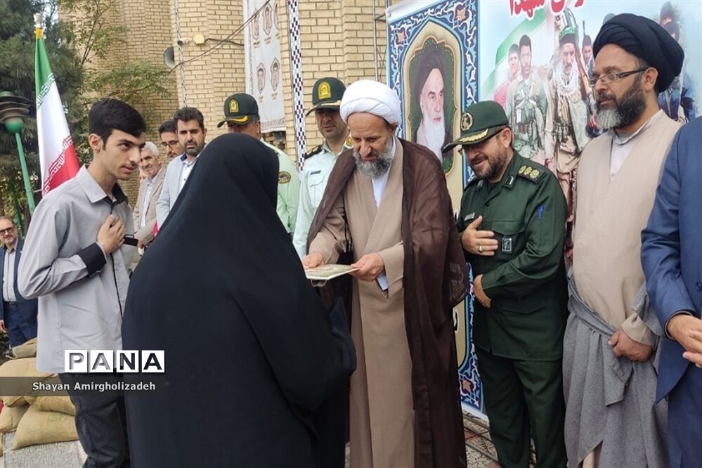 صبحگاه مشترک دانش‌آموزی در مدرسه علی‌بن موسی‌الرضا شهرستان قرچک