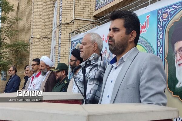 صبحگاه مشترک دانش‌آموزی در مدرسه علی‌بن موسی‌الرضا شهرستان قرچک