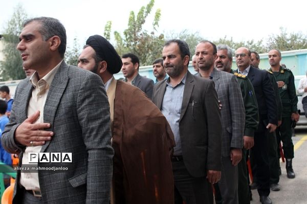 شور عاطفه‌ها در مدارس گلوگاه