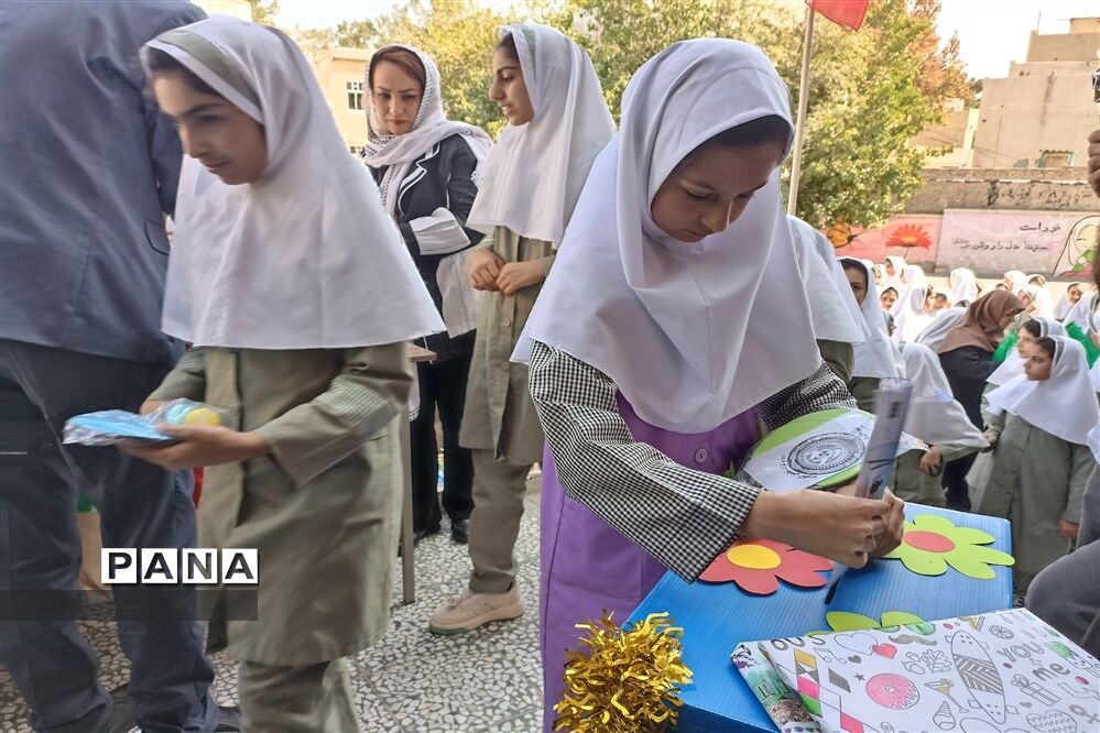 برگزاری جشن عاطفه‌ها با شعار «آینده ساز باشیم» در مدارس شهرستان قدس
