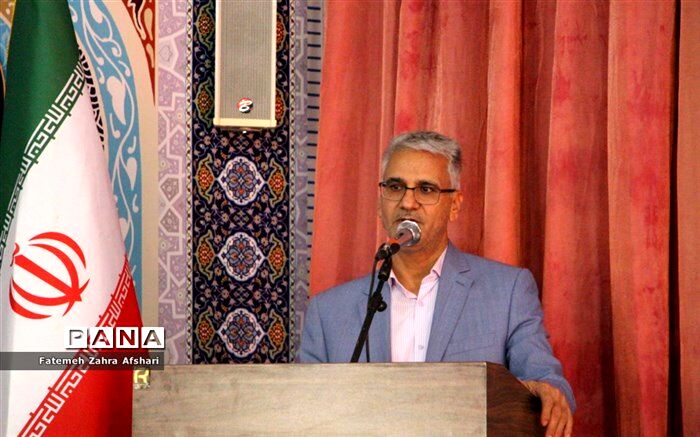 مدرسه خط مقدم‌ جبهه فرهنگی است