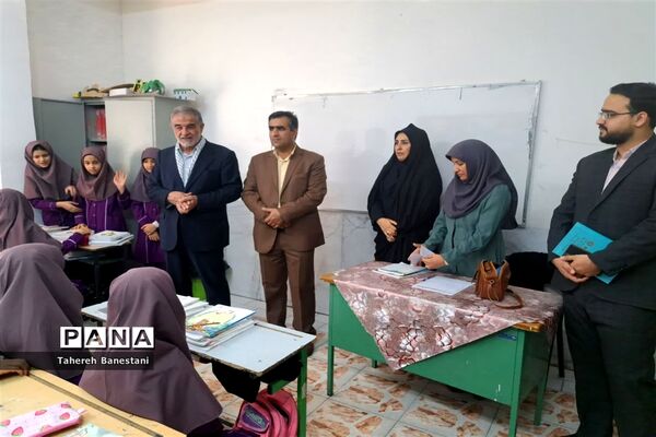 آیین آغاز سال تحصیلی مدرسه دخترانه عفت با حضور نماینده مردم یزد در مجلس شورای اسلامی