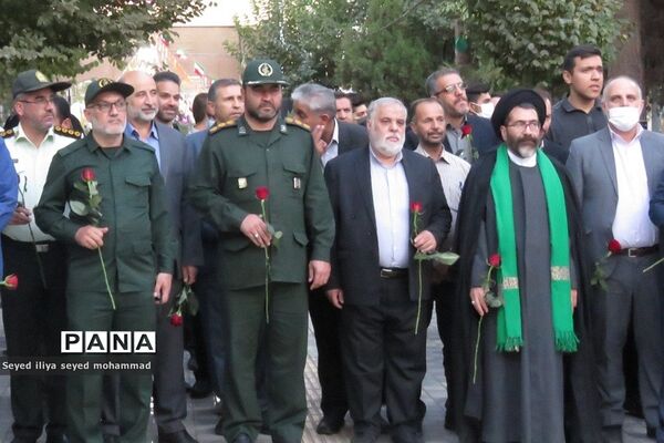 برپایی نمایشگاه هفته دفا‌ع‌مقدس در قیامدشت