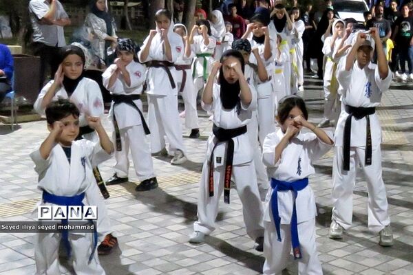 برپایی نمایشگاه هفته دفا‌ع‌مقدس در قیامدشت