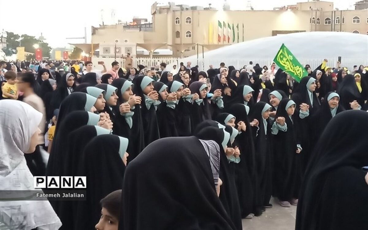 سرود دختر ایران در بندرلنگه طنین انداز شد/فیلم