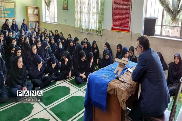 روایتگری دوران دفاع مقدس برای دانش‌آموزان