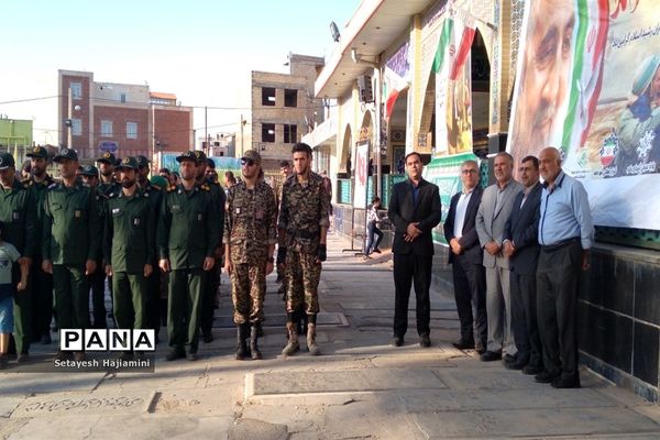 غبارروبی و عطرافشانی مزار شهدا