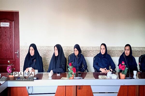 جلسه توانمندسازی خبرنگاران در سالن ثقلین اداره آموزش و پرورش شهرستان قرچک