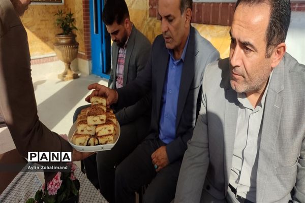 مراسم گرامیداشت هفته دفاع مقدس در مدرسه شاهد کوثر رباط کریم