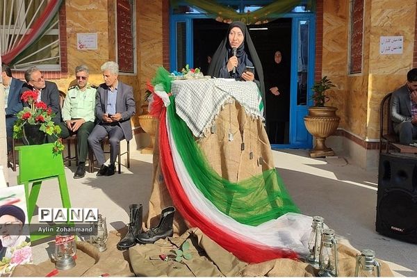 مراسم گرامیداشت هفته دفاع مقدس در مدرسه شاهد کوثر رباط کریم